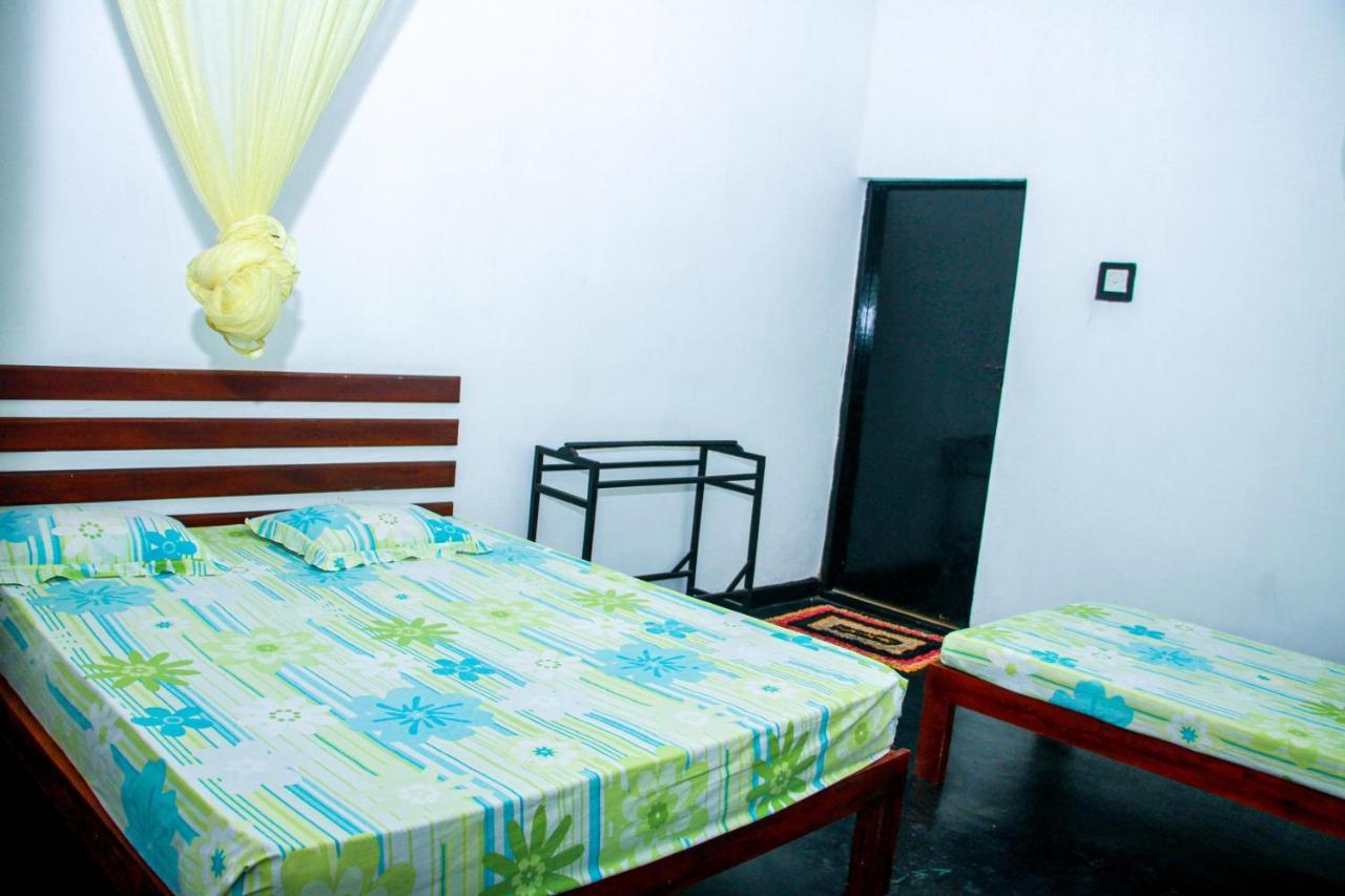 Banana Rest Sigiriya Bed & Breakfast Exterior photo