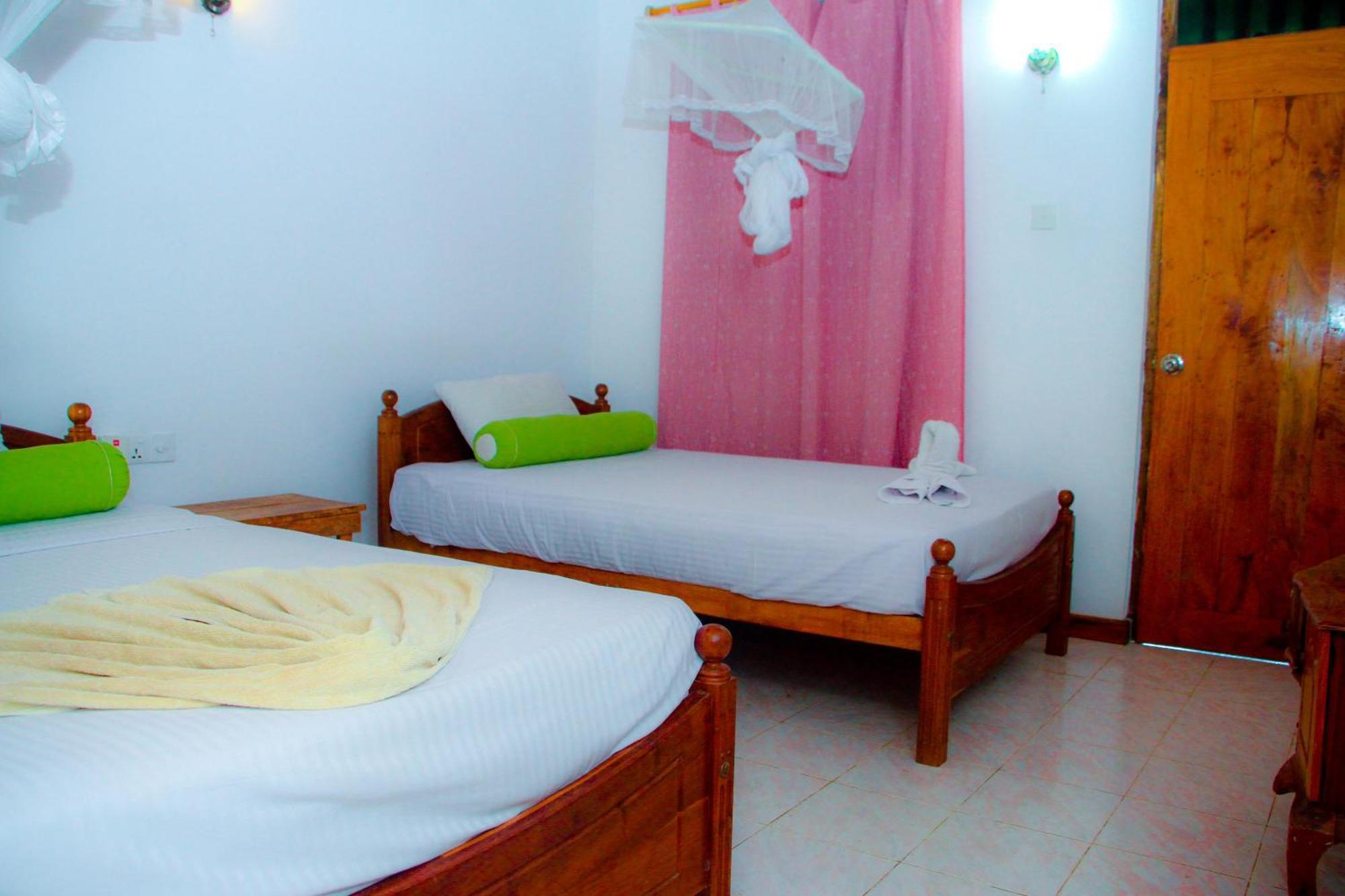 Banana Rest Sigiriya Bed & Breakfast Exterior photo
